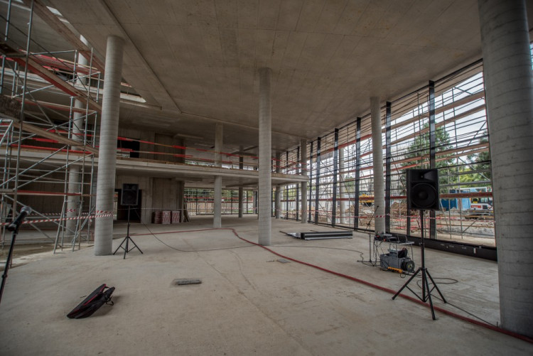 Dokončení hrubé stavby Piana