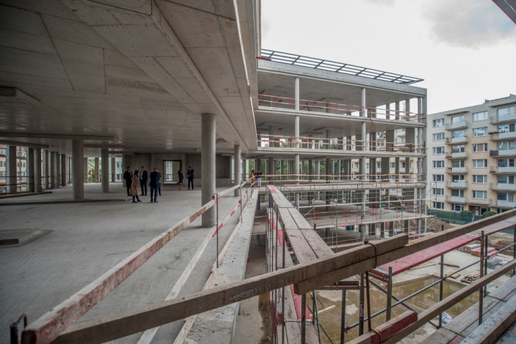 Dokončení hrubé stavby Piana