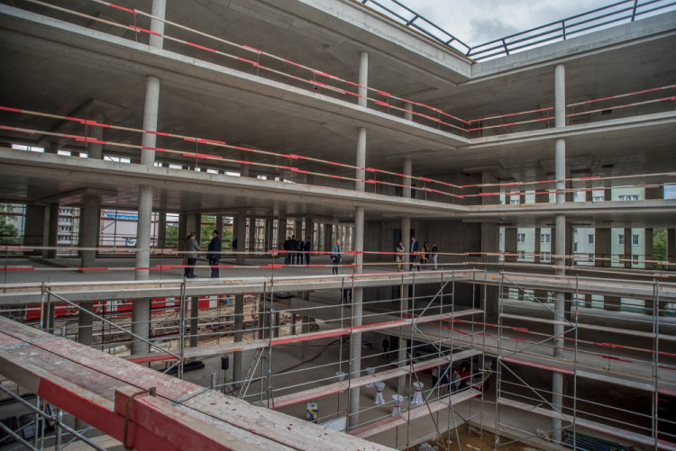 Dokončení hrubé stavby Piana