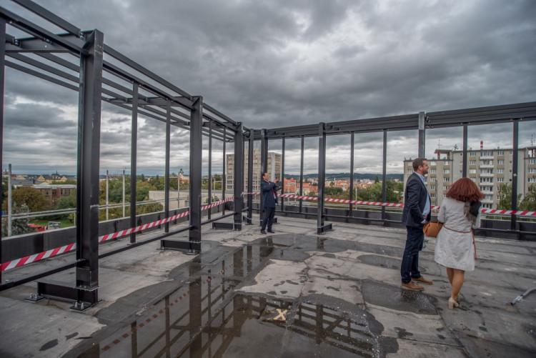 Dokončení hrubé stavby Piana