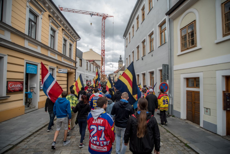 Průvod fanoušků Motoru