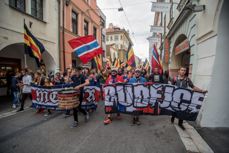 Průvod fanoušků Motoru