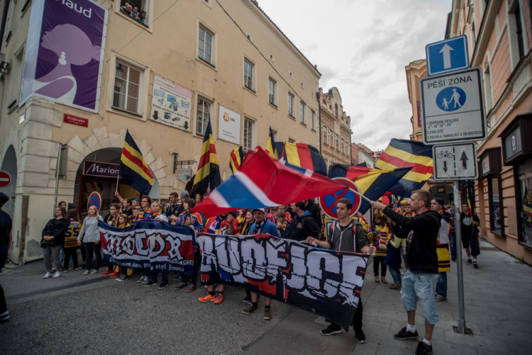 Průvod fanoušků Motoru