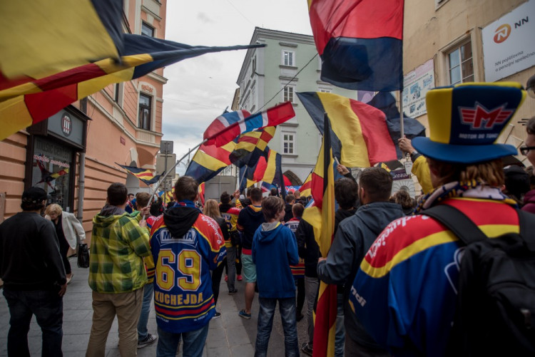 Průvod fanoušků Motoru