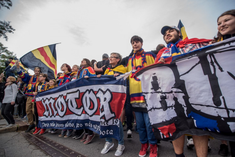 Průvod fanoušků Motoru