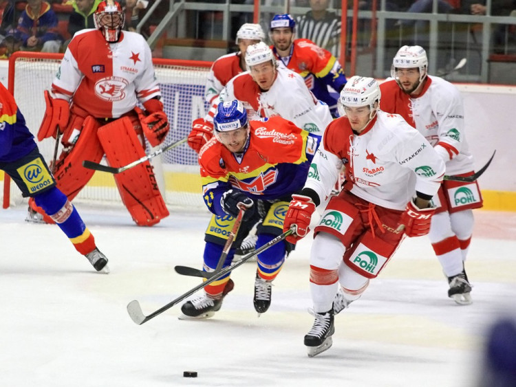 Hosté zakládají útok