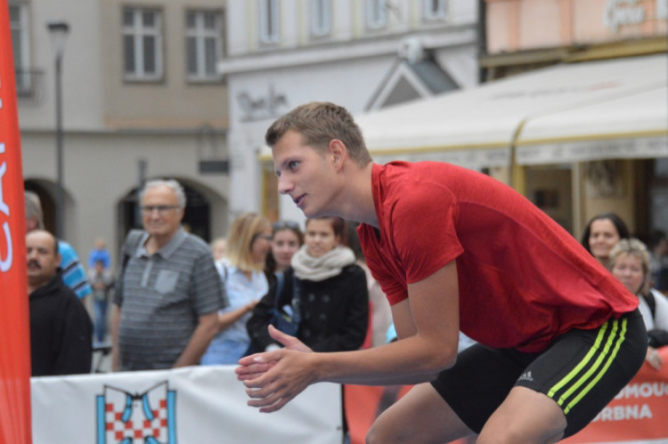FOTOGALERIE: Dvanáctý ročník Hanácké laťky na Horním náměstí tentokrát Bába nevyhrál