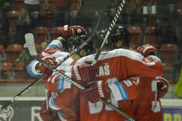 FOTOGALERIE: Mora má první body! Na domácím ledě nedala šanci tygrům z Liberce