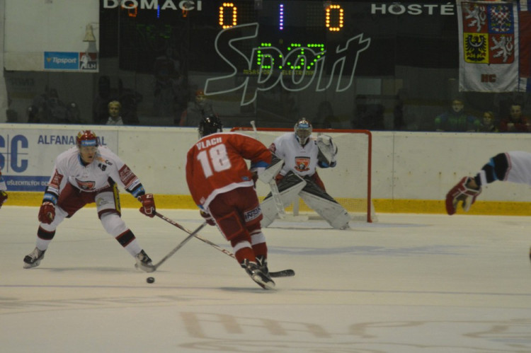 FOTOGALERIE: Mora padla s Hradcem. Hosté rozhodli ve třetí třetině