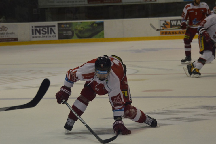 FOTOGALERIE: Mora padla s Hradcem. Hosté rozhodli ve třetí třetině