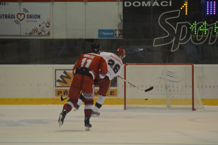FOTOGALERIE: Mora padla s Hradcem. Hosté rozhodli ve třetí třetině