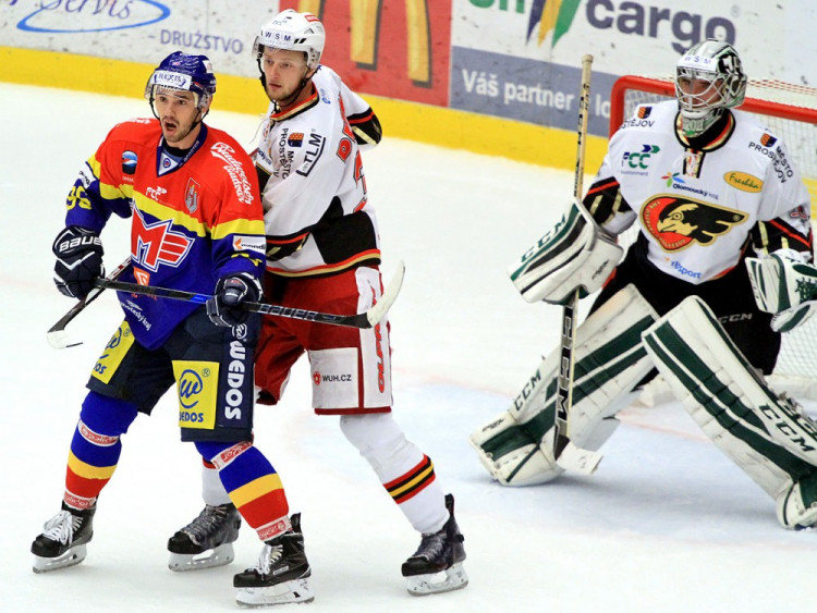 Drtina střeží před vlastní brankou Heřmana