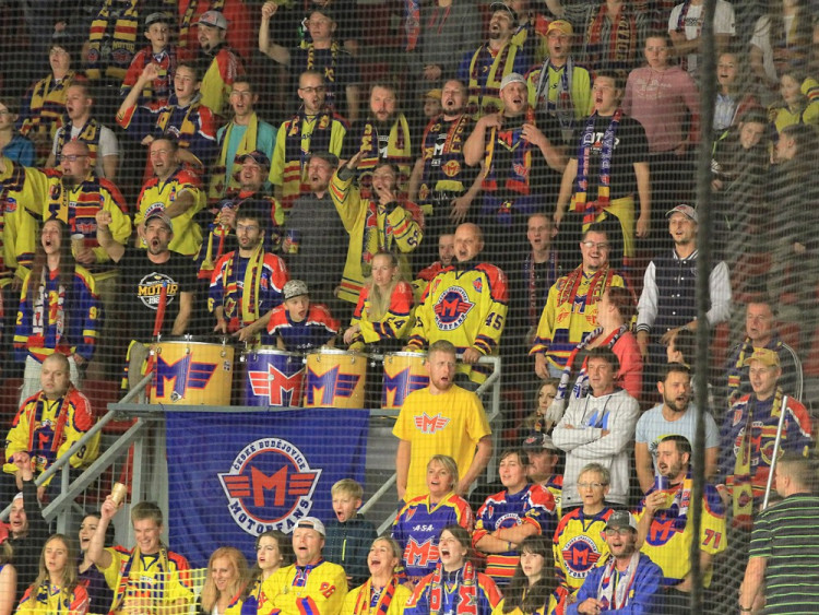 Kotel domácích fanoušků