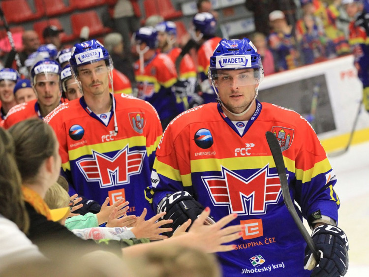 Děkovačku motoráků vedl Miloslav Čermák