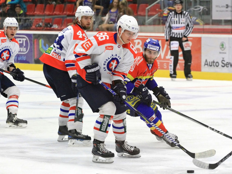 Filip Vlček pronásleduje Lukáše Vágnera