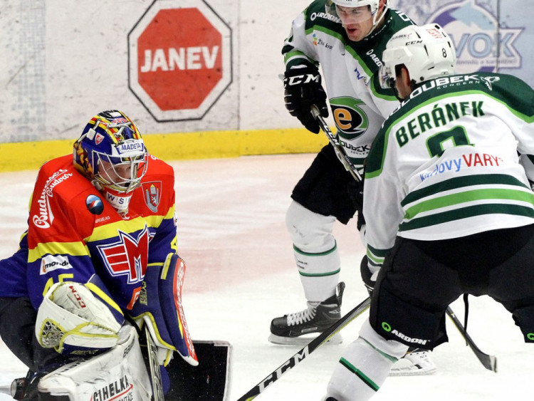 Domácí gólman si poradil i s atakem Beránka a Fleka