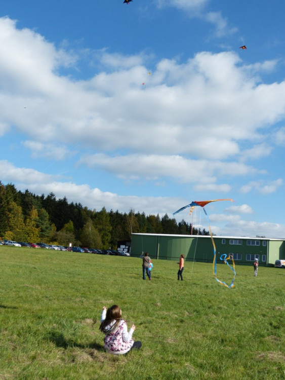 Drakiáda na letišti v Henčově