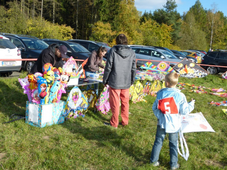 Drakiáda na letišti v Henčově