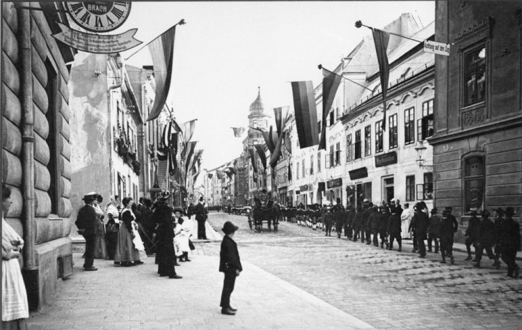 V dnešní Komenského ulici