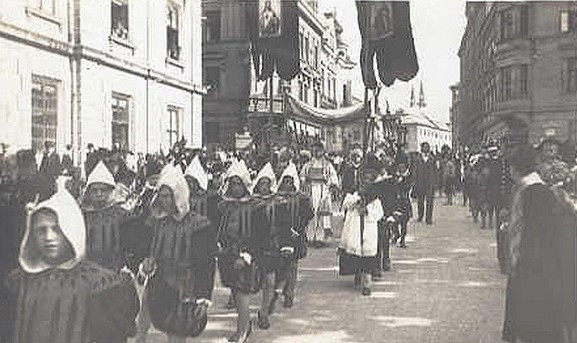 Průvod na náměstí Svobody