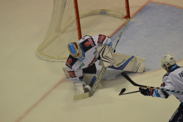 FOTOGALERIE: Olomoučtí hokejisté rozstříleli Piráty z Chomutova 5:2
