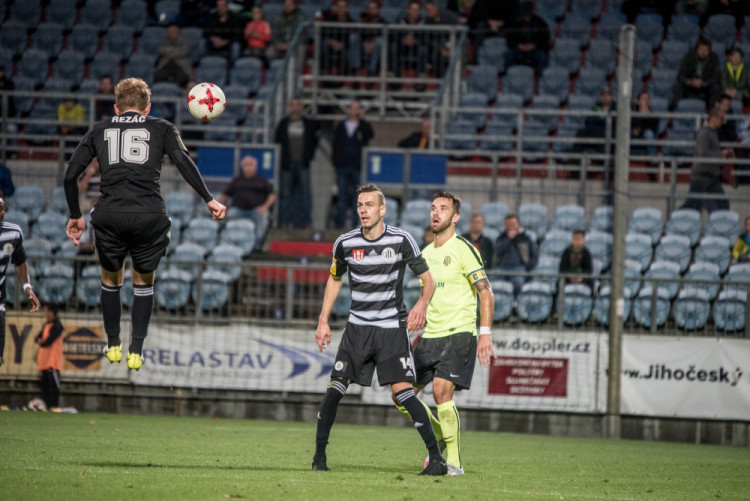 Dynamo porazilo ve šlágru kola Opavu 2:1 a ve ligu
