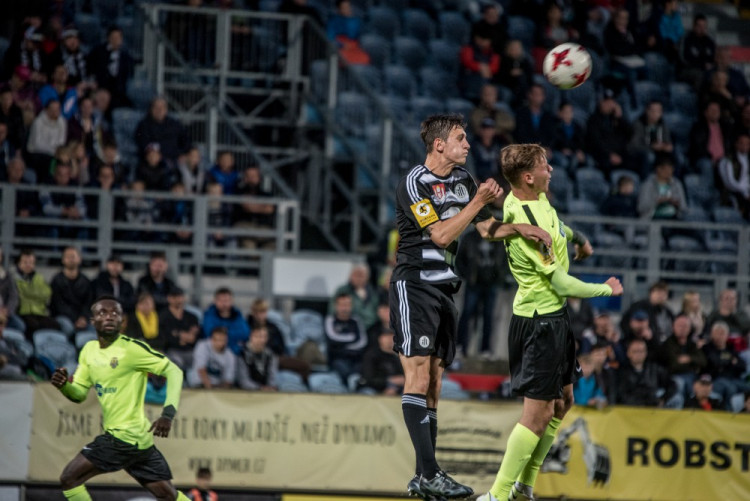 Dynamo porazilo ve šlágru kola Opavu 2:1 a ve ligu