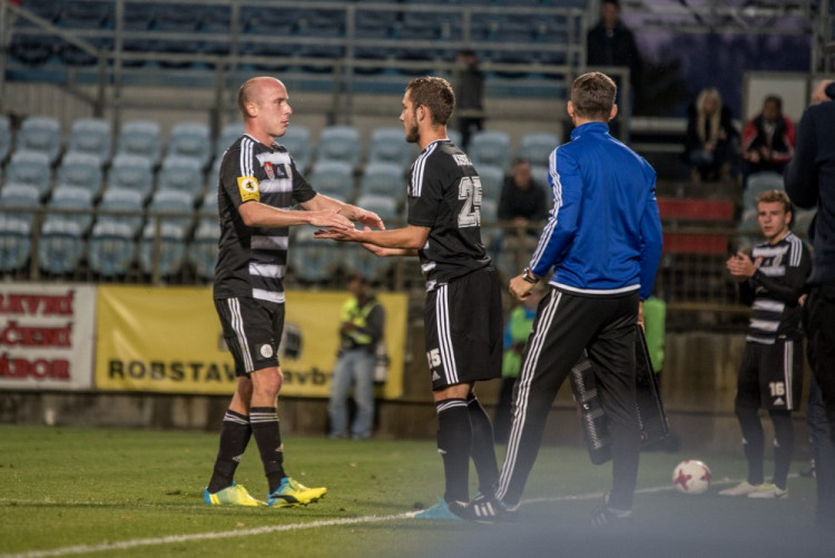 Dynamo porazilo ve šlágru kola Opavu 2:1 a ve ligu