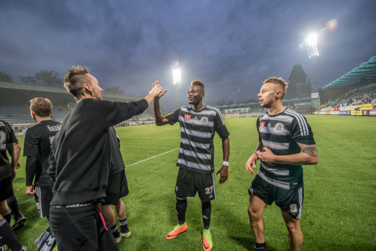 Dynamo porazilo ve šlágru kola Opavu 2:1 a ve ligu