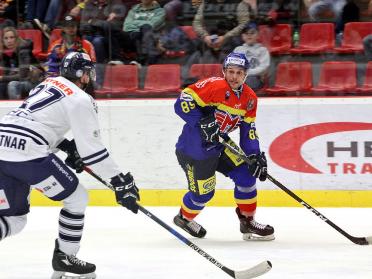 Luboš Rob mladší už se zase prohání na ledě Budvar arény