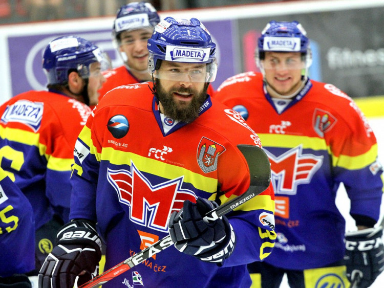 Formace, která byla u Pajičova hattricku. V popředí Zdeněk Kutlák