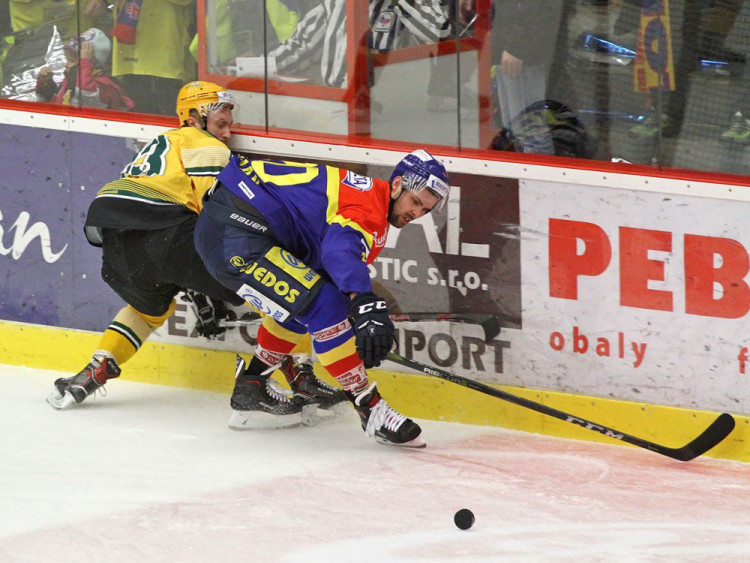 Mitch Fillman v souboji s René Kajabou