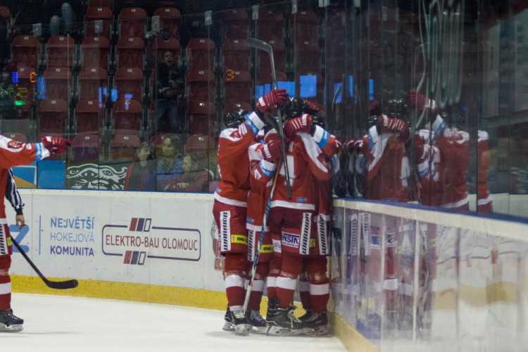 FOTOGALERIE: Braňo Konrád si připsal šestou nulu. Mora smetla Třinec 4:0
