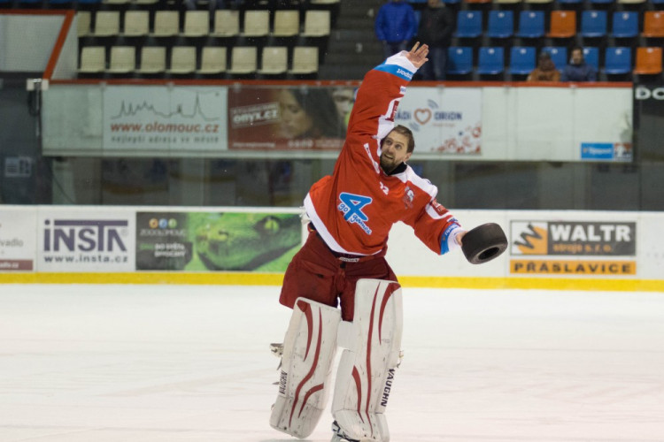 FOTOGALERIE: Braňo Konrád si připsal šestou nulu. Mora smetla Třinec 4:0
