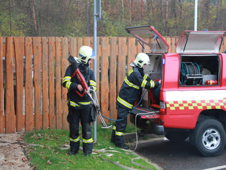FOTO: Z koliby 4 Kameny zbylo jen ohořelé torzo. Škoda je 30 milionů, požár způsobily zase v komíně