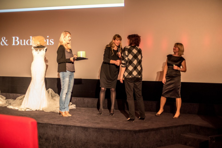 Listopadová Dámská jízda v CineStaru