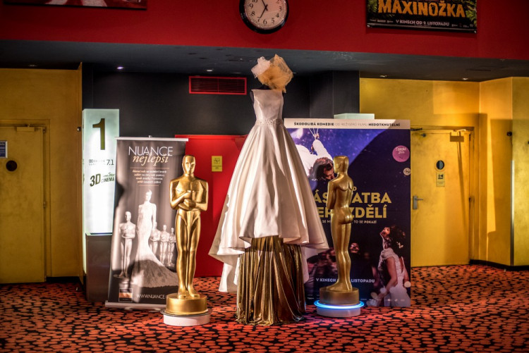 Listopadová Dámská jízda v CineStaru