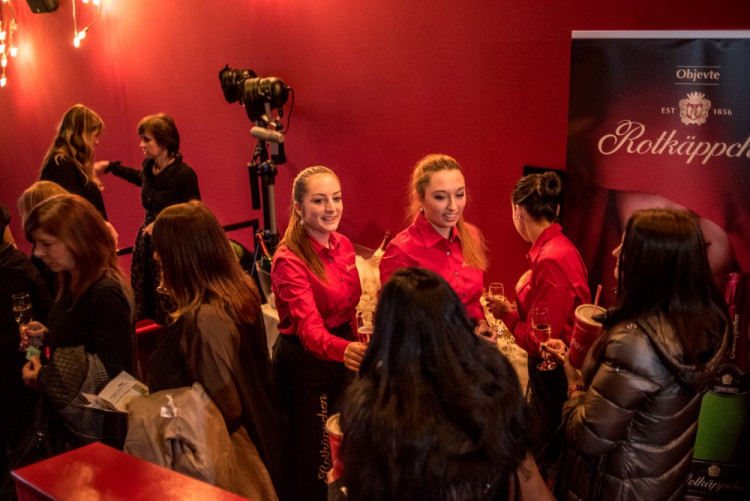 Listopadová Dámská jízda v CineStaru