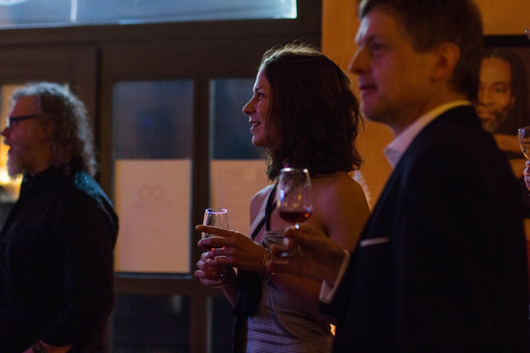 FOTOGALERIE: V Jazz Tibet Clubu se o víkendu točil videoklip k vánoční písni Zázraky přání