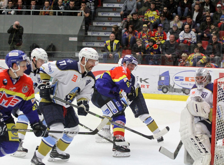 Nepřesné zakončení Víta Jonáka