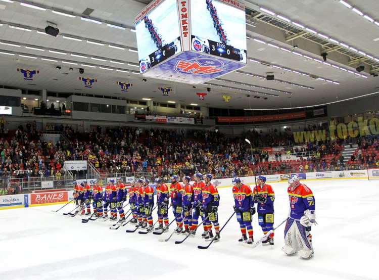 Motor drží domácí neporazitelnost