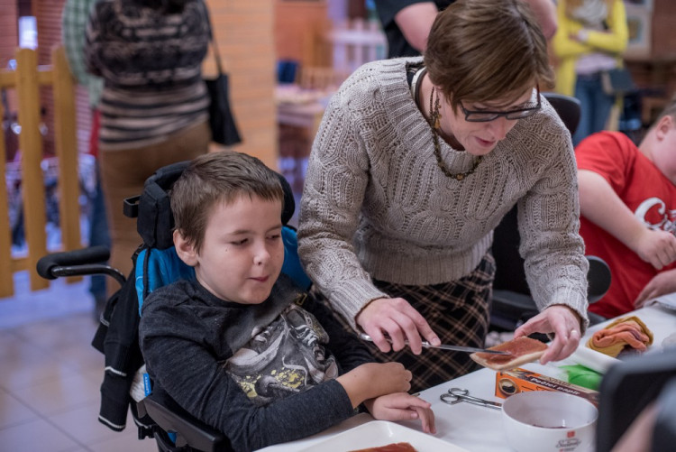 Děti z Arpidy napekly perníčky pro papeže