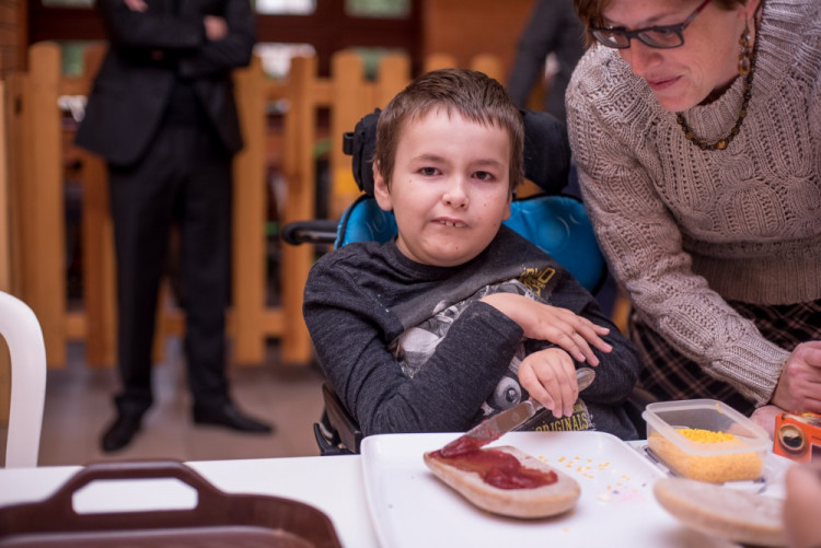 Děti z Arpidy napekly perníčky pro papeže