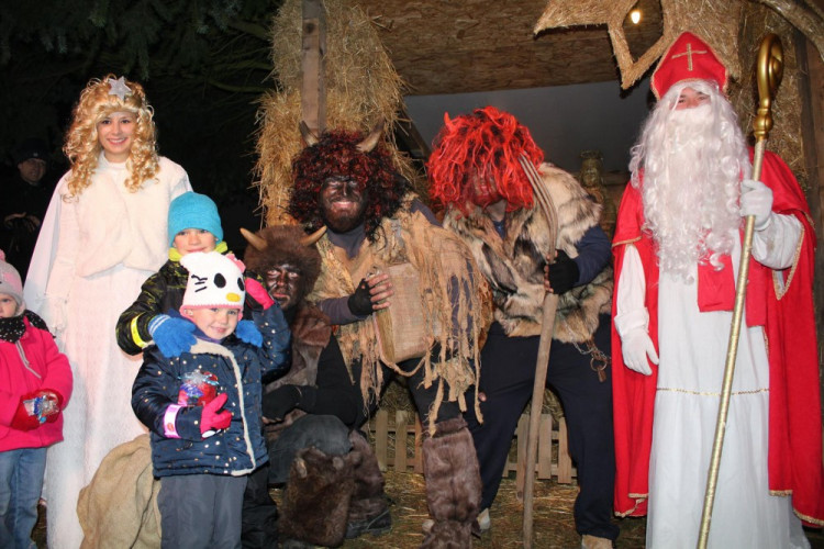 Rozsvícení vánočního stromečku v Cejli na Jihlavsku