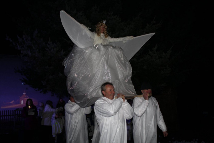 Rozsvícení vánočního stromečku v Cejli na Jihlavsku