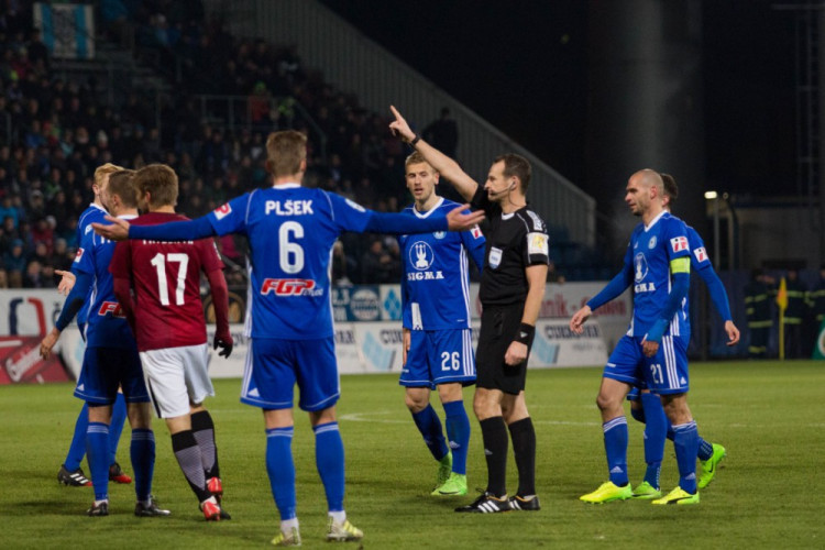FOTO: Lavička Sparty měla větší hodnotu než celý tým Sigmy. I přesto je Hanáci dokázali porazit