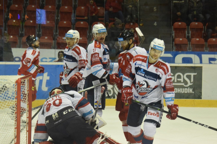 FOTOGALERIE: Kohouti ovládli dohrávku 23. kola, doma si poradili v prodloužení s Pardubicemi