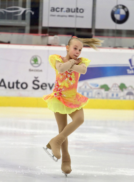 Program první přestávky patřil osmileté krasobruslařce Petře Tomanové
