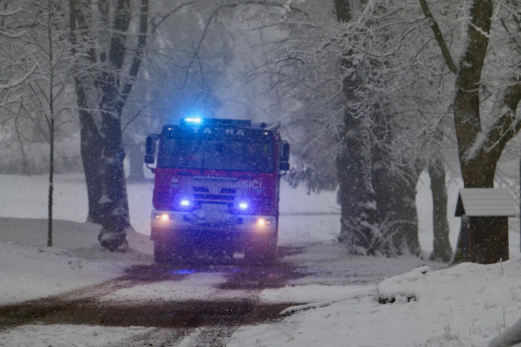 FOTOGALERIE: Hrad Bouzov v plamenech. Naštěstí jen cvičně