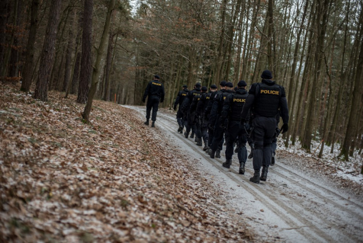 Policisté kontrolují chaty a chalupy